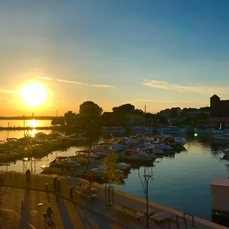 Mueritzstern In Der Hafenresidenz *